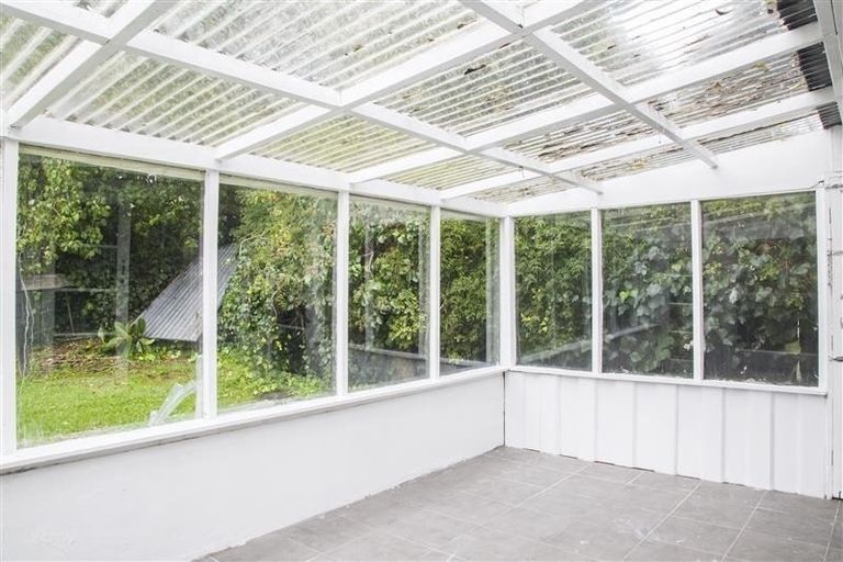 Photo of property in 3 Longburn Road, Henderson, Auckland, 0610
