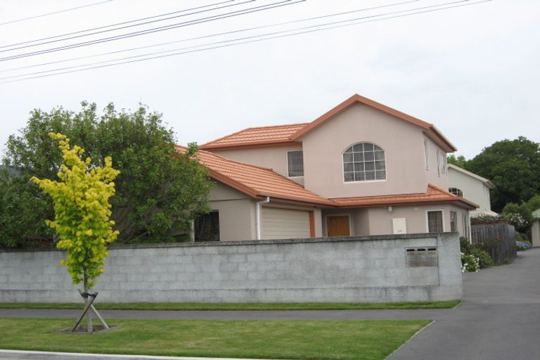 Photo of property in 243 Geraldine Street, Edgeware, Christchurch, 8013