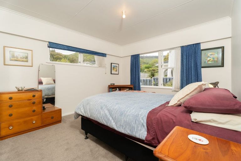 Photo of property in 115 Oriel Avenue, Tawa, Wellington, 5028