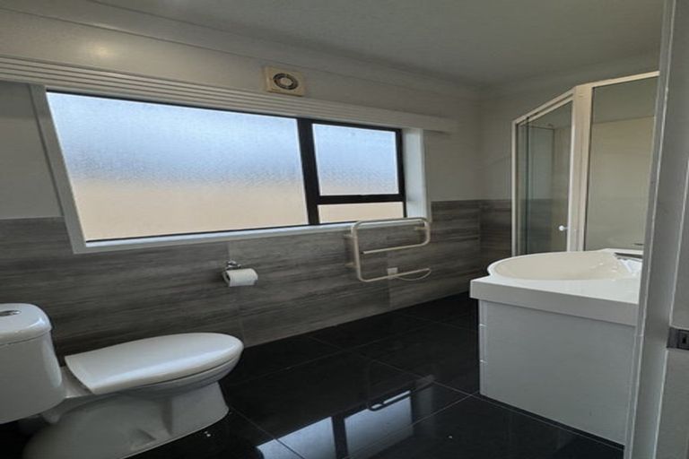 Photo of property in 11 Takanini Road, Takanini, 2112