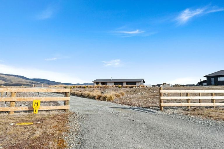 Photo of property in 9 Tussock Crescent, Twizel, 7901