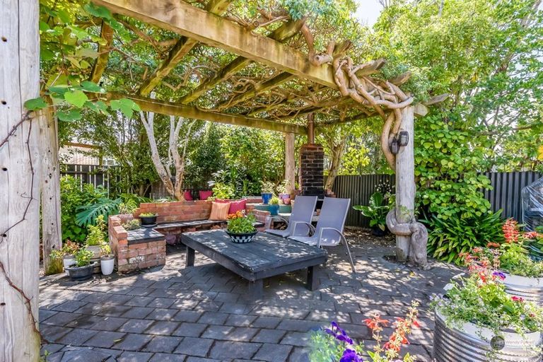 Photo of property in 14 Bristol Square, Hutt Central, Lower Hutt, 5010