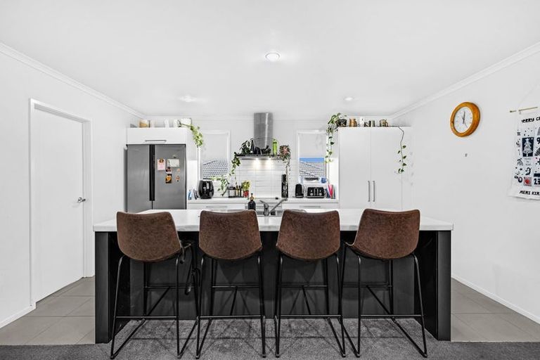 Photo of property in 21 Parkgrove Crescent, Pokeno, 2402