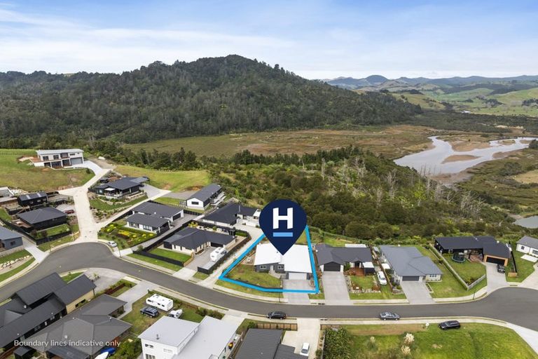 Photo of property in 13 Manatu Close, Whangamata, 3691
