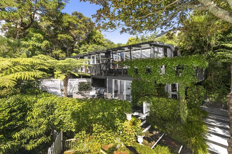 Photo of property in 12 Oratau Place, Greenhithe, Auckland, 0632