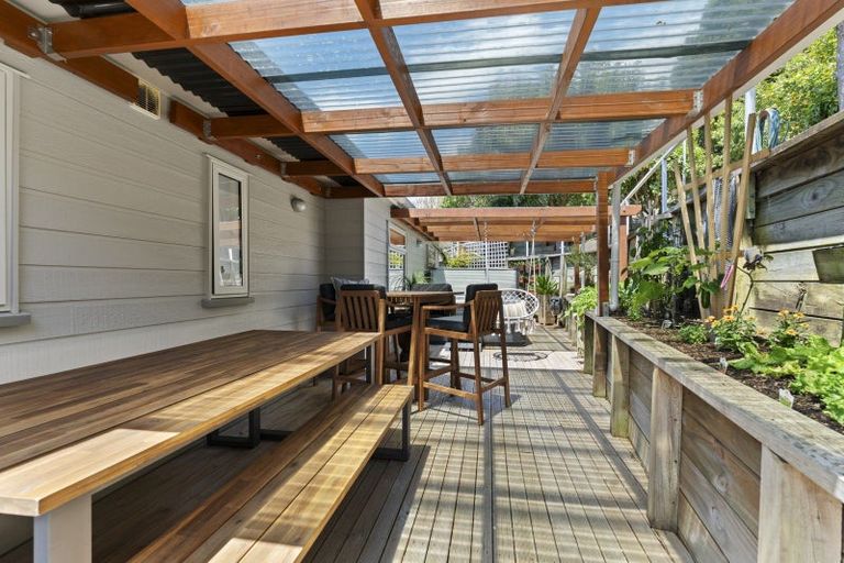 Photo of property in 4a Clerke Place, Marfell, New Plymouth, 4310