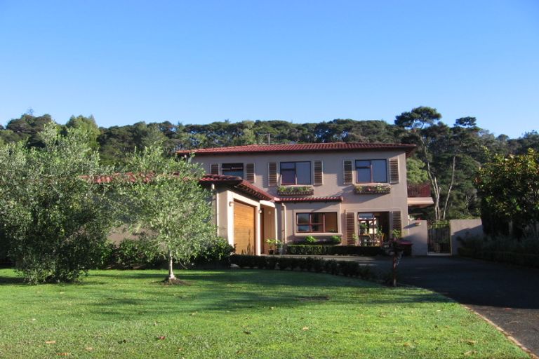 Photo of property in 40 Landing Drive, Albany, Auckland, 0632