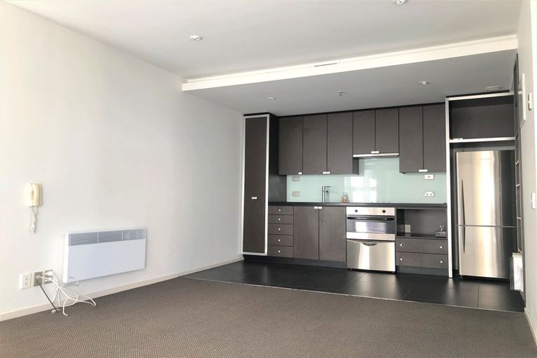 Photo of property in Summit Apartments, 8/184 Molesworth Street, Thorndon, Wellington, 6011