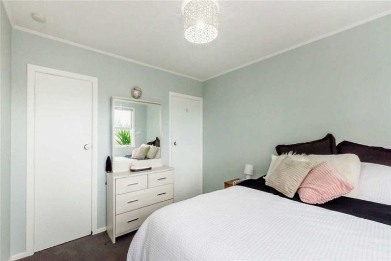 Photo of property in 43 Walton Road, Paraparaumu Beach, Paraparaumu, 5032