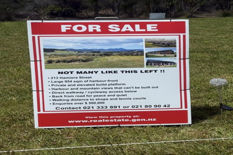 Photo of property in 213 Hamiora Street, Matarangi, 3592