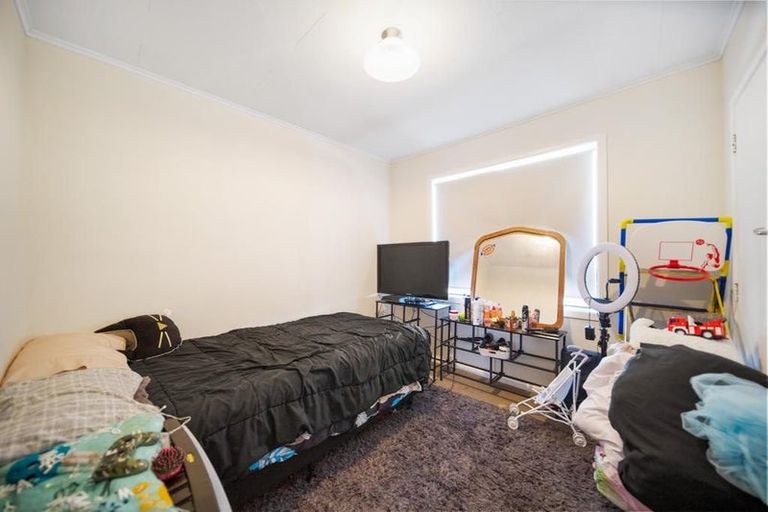 Photo of property in 18 Ashgrove Road, Mangere, Auckland, 2022