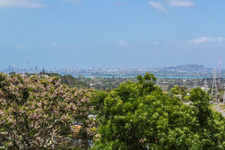 Photo of property in 62 Garton Drive, Massey, Auckland, 0614