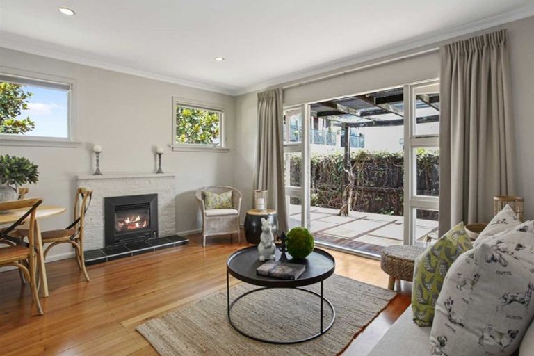 Photo of property in 3/84 Holly Road, St Albans, Christchurch, 8014