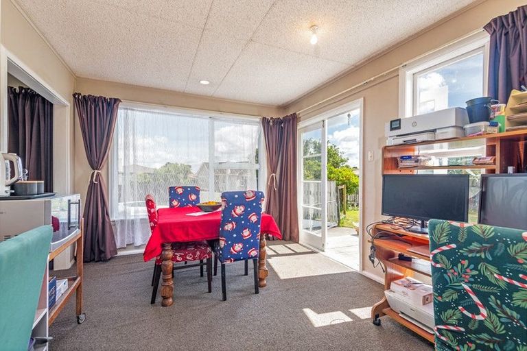 Photo of property in 2 Anakiwa Street, Kelvin Grove, Palmerston North, 4414