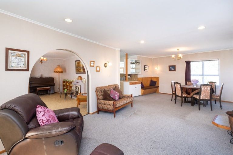 Photo of property in 6 Memorial Park Avenue, Haumoana, 4102