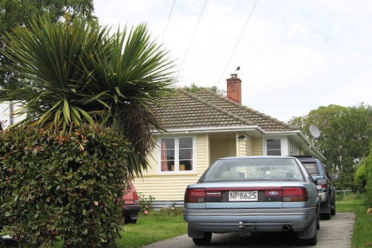 Photo of property in 17 Earnslaw Crescent, Bryndwr, Christchurch, 8053