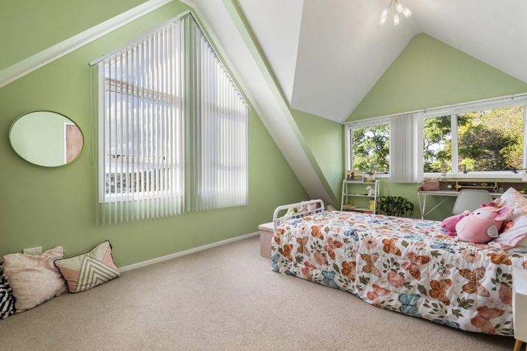 Photo of property in 83 Stillwater Crescent, Stillwater, Silverdale, 0993