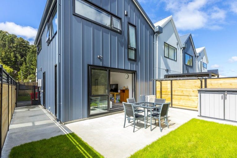 Photo of property in 27 Reakes Crescent, Wallaceville, Upper Hutt, 5018