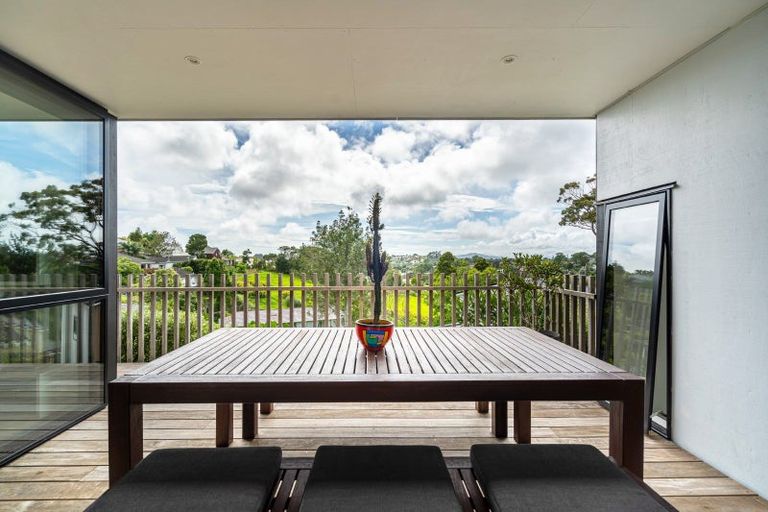 Photo of property in 15b Verran Road, Birkenhead, Auckland, 0626