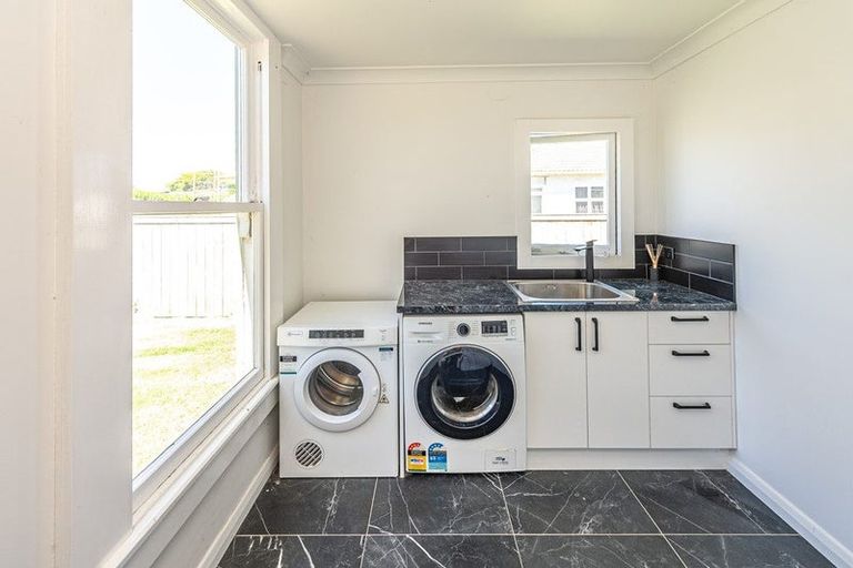 Photo of property in 30 Kings Avenue, Gonville, Whanganui, 4501