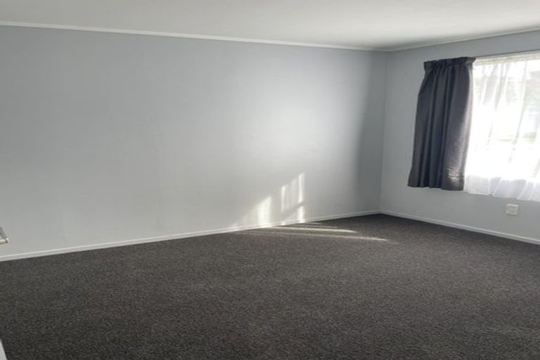 Photo of property in 1 West Harbour Drive, West Harbour, Auckland, 0618