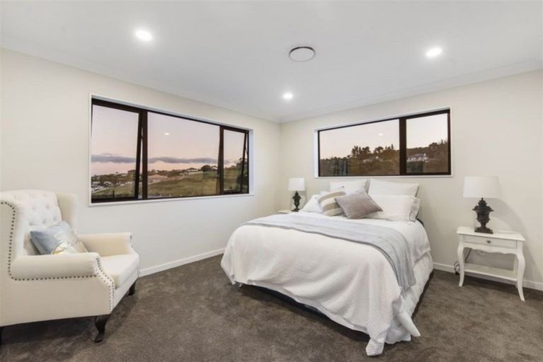 Photo of property in 1 Tirohanga Crescent, Stanmore Bay, Whangaparaoa, 0932