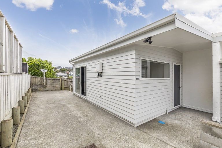 Photo of property in 22d Mandalay Terrace, Khandallah, Wellington, 6035