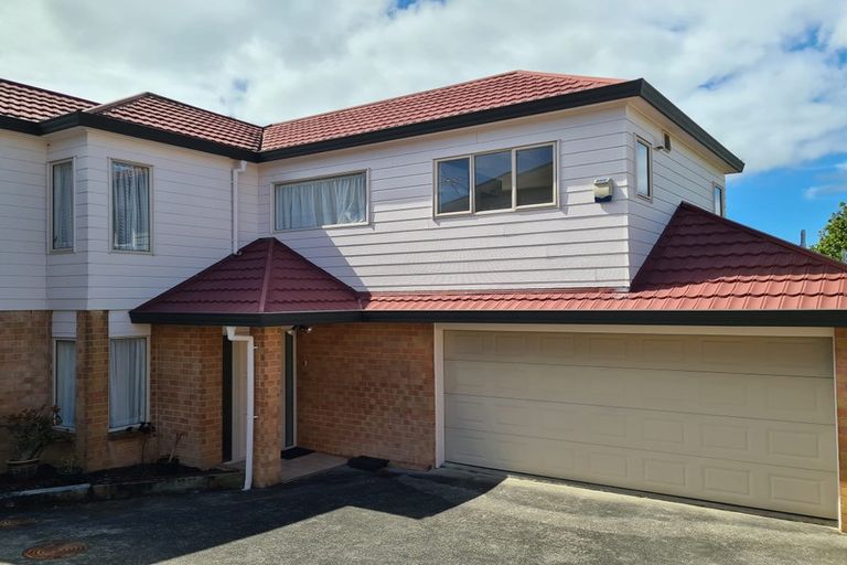 Photo of property in 49a Donovan Street, Blockhouse Bay, Auckland, 0600