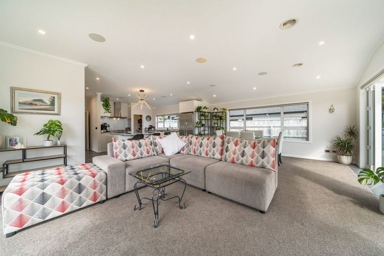 Photo of property in 62 Banks Boulevard, Whitby, Porirua, 5024