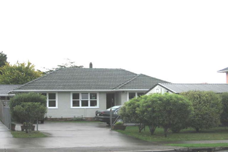 Photo of property in 83 Sturges Road, Henderson, Auckland, 0612