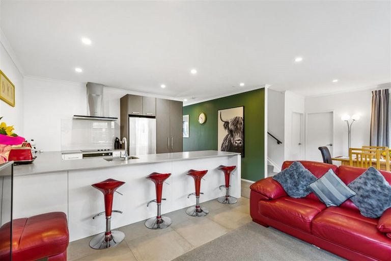 Photo of property in 22 Samuel Cassidy Avenue, Swanson, Auckland, 0614