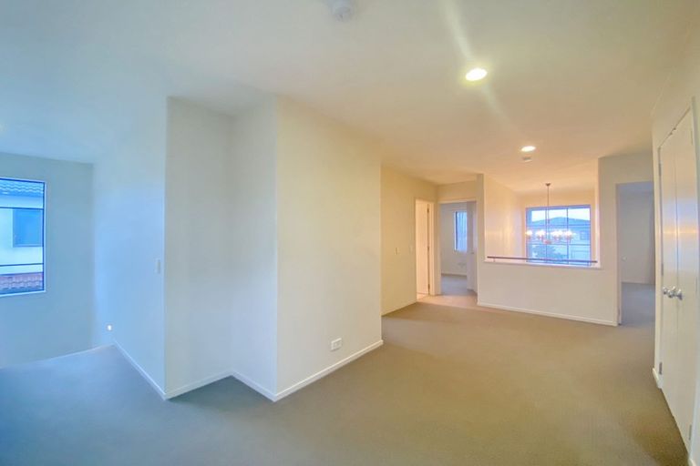 Photo of property in 60 Baverstock Road, Flat Bush, Auckland, 2016