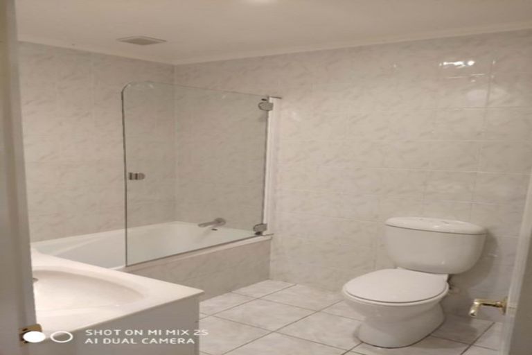 Photo of property in 55 Penguin Drive, Murrays Bay, Auckland, 0630