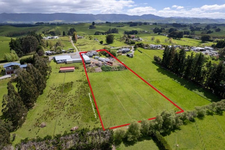 Photo of property in 143 Adelaide Road, Dannevirke, 4930