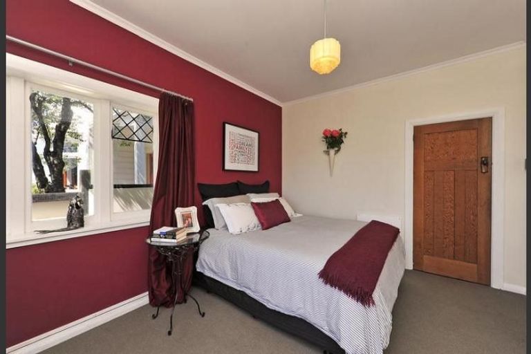 Photo of property in 10 Brooklyn Terrace, Brooklyn, Wellington, 6021