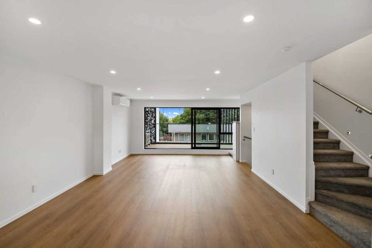 Photo of property in 408 Bucklands Beach Road, Bucklands Beach, Auckland, 2012