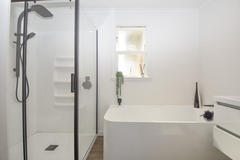 Photo of property in 18 Brooklyn Road, Carterton, 5713