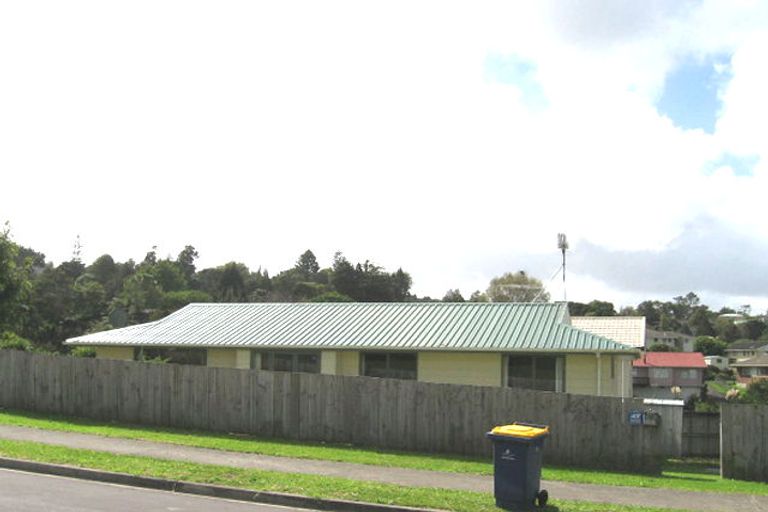 Photo of property in 15 Carillon Place, Massey, Auckland, 0614