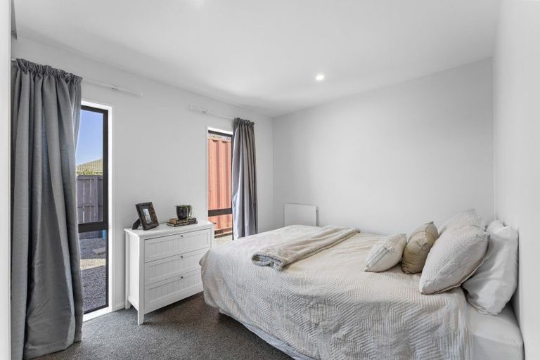 Photo of property in 28 Hawkins Place, Rangiora, 7400