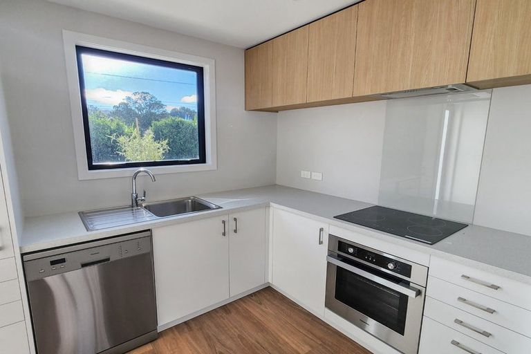 Photo of property in 2/130 Cambridge Terrace, Fairfield, Lower Hutt, 5011