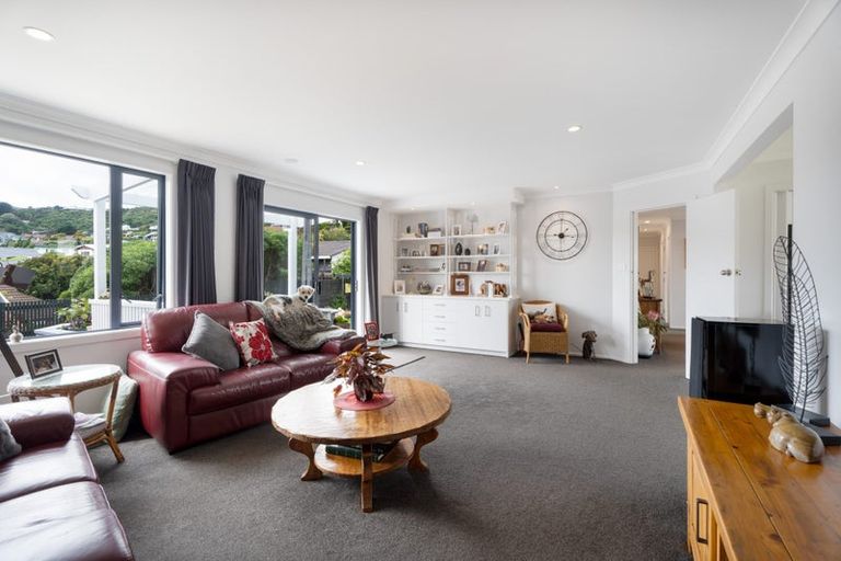 Photo of property in 4 Langwell Place, Papakowhai, Porirua, 5024