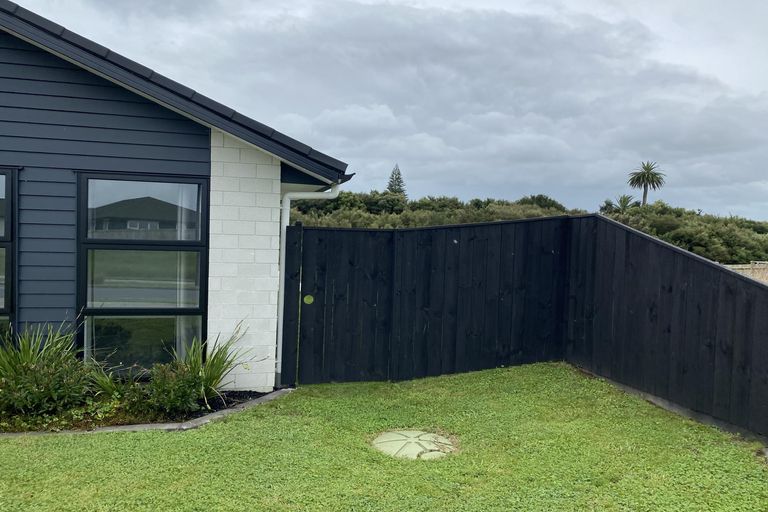 Photo of property in 19 Tahuna Minhinnick Drive, Glenbrook, Waiuku, 2681