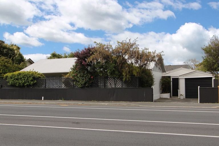 Photo of property in 63 Main Road, Redcliffs, Christchurch, 8081