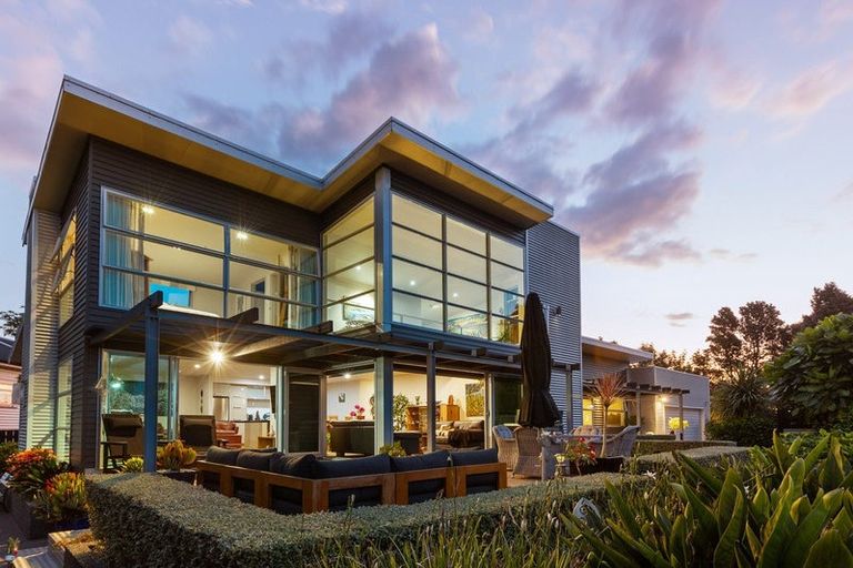 Photo of property in 84b Carrington Street, Lower Vogeltown, New Plymouth, 4310