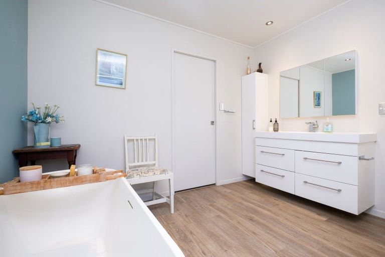 Photo of property in 53 Iona Road, Havelock North, 4130