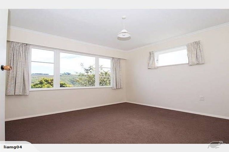 Photo of property in 26 Titiro Moana Road, Korokoro, Lower Hutt, 5012