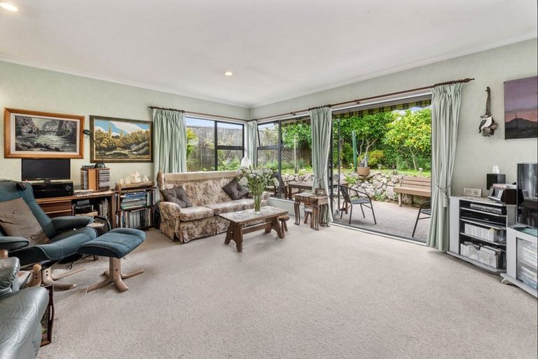 Photo of property in 52 Lynmore Avenue, Lynmore, Rotorua, 3010