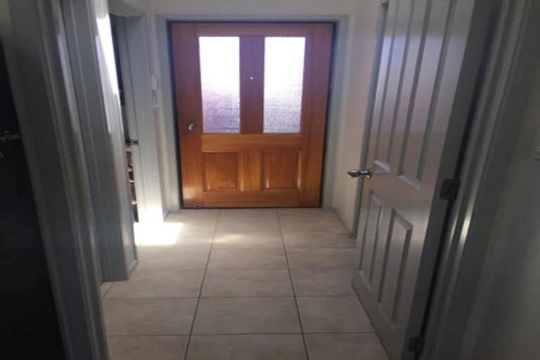 Photo of property in 51 Minaret Drive, Bucklands Beach, Auckland, 2014