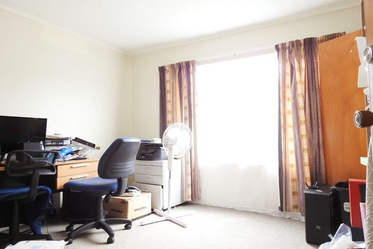 Photo of property in 64 De Quincey Terrace, Highland Park, Auckland, 2010