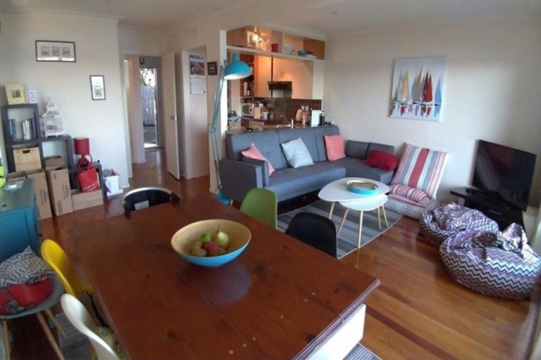 Photo of property in 2/198 Hurstmere Road, Takapuna, Auckland, 0622